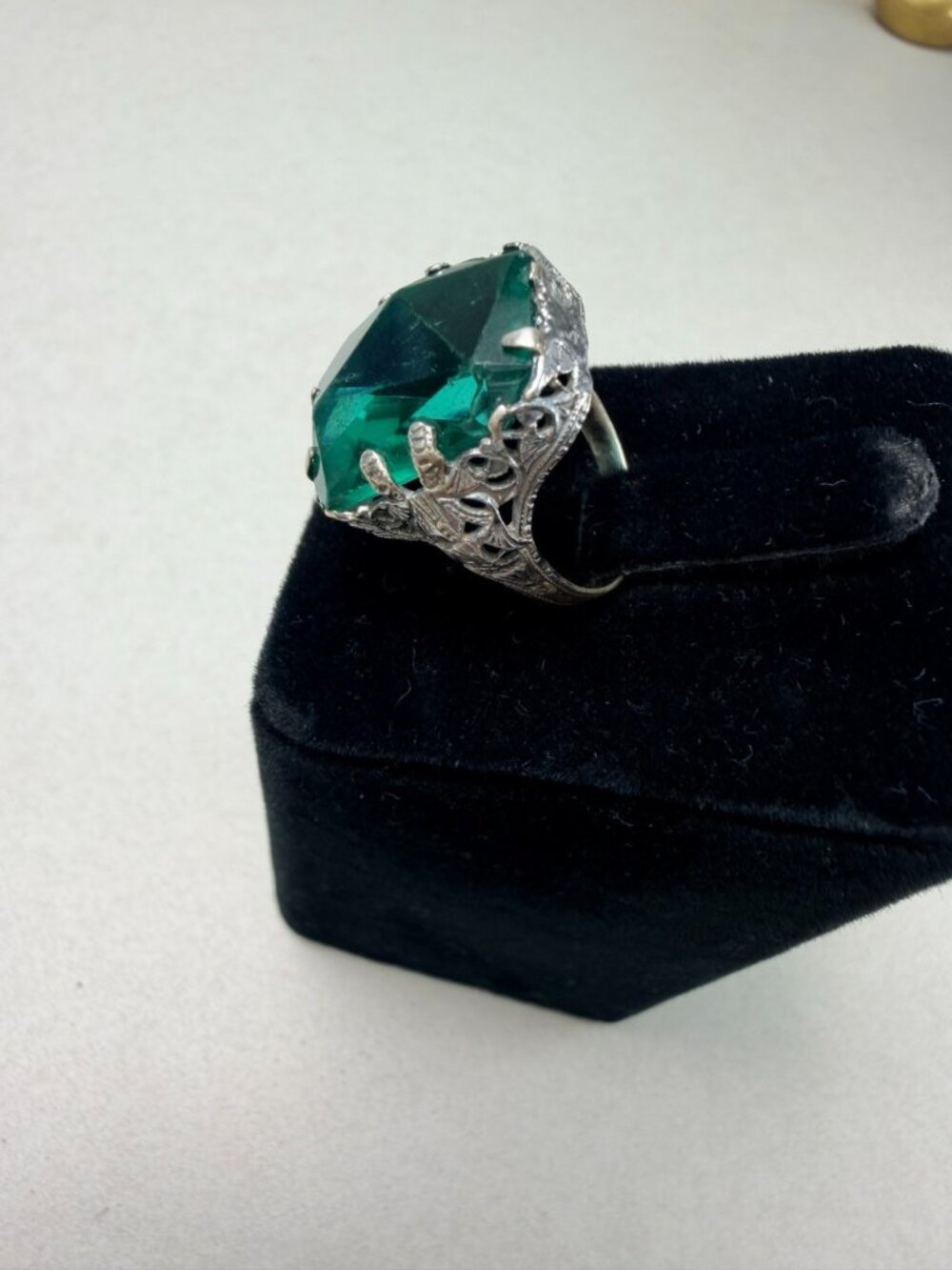 Stunning Vtg Art Deco Green Glass Ring Sterling Silver Filigree Statement Sz 6 - Picture 8 of 11